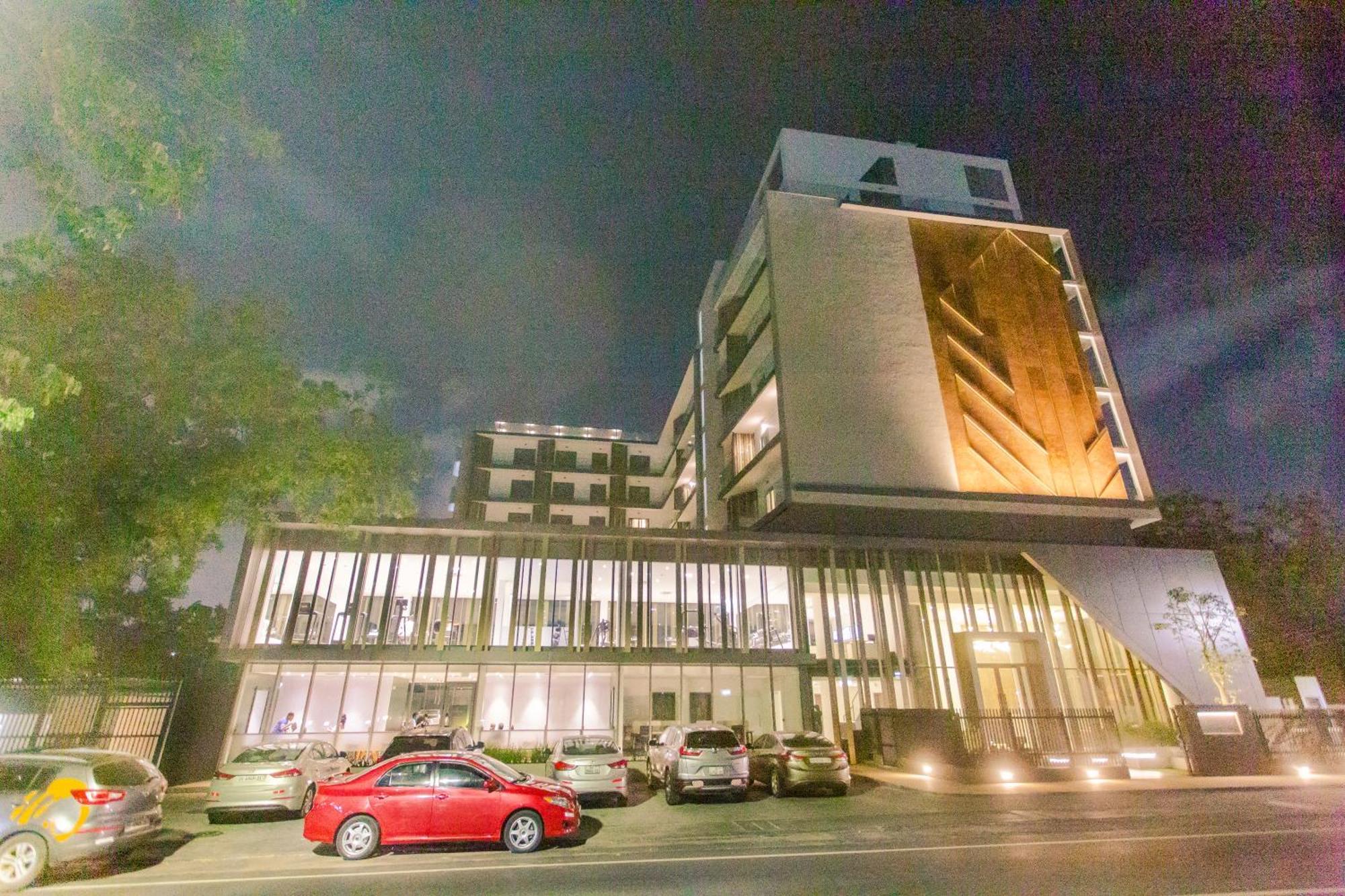 Accra Luxury Apartments @ The Lennox Exterior photo